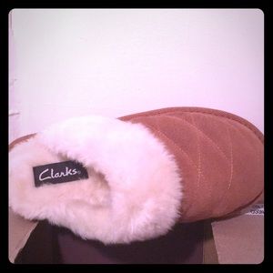 CLARKS INDOOR OUTDOOR SLIPPER
